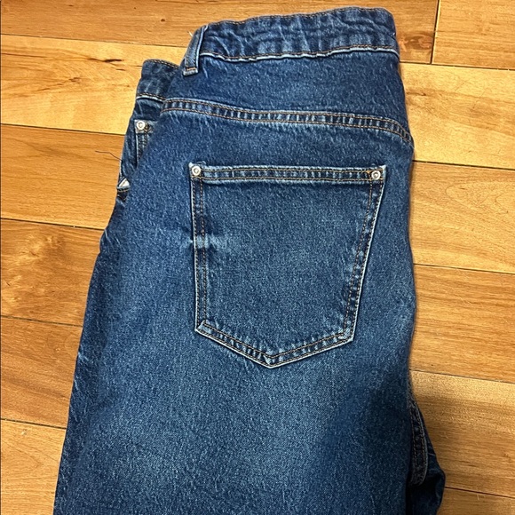 ZARA High Rise Mom Jean - Picture 4 of 4